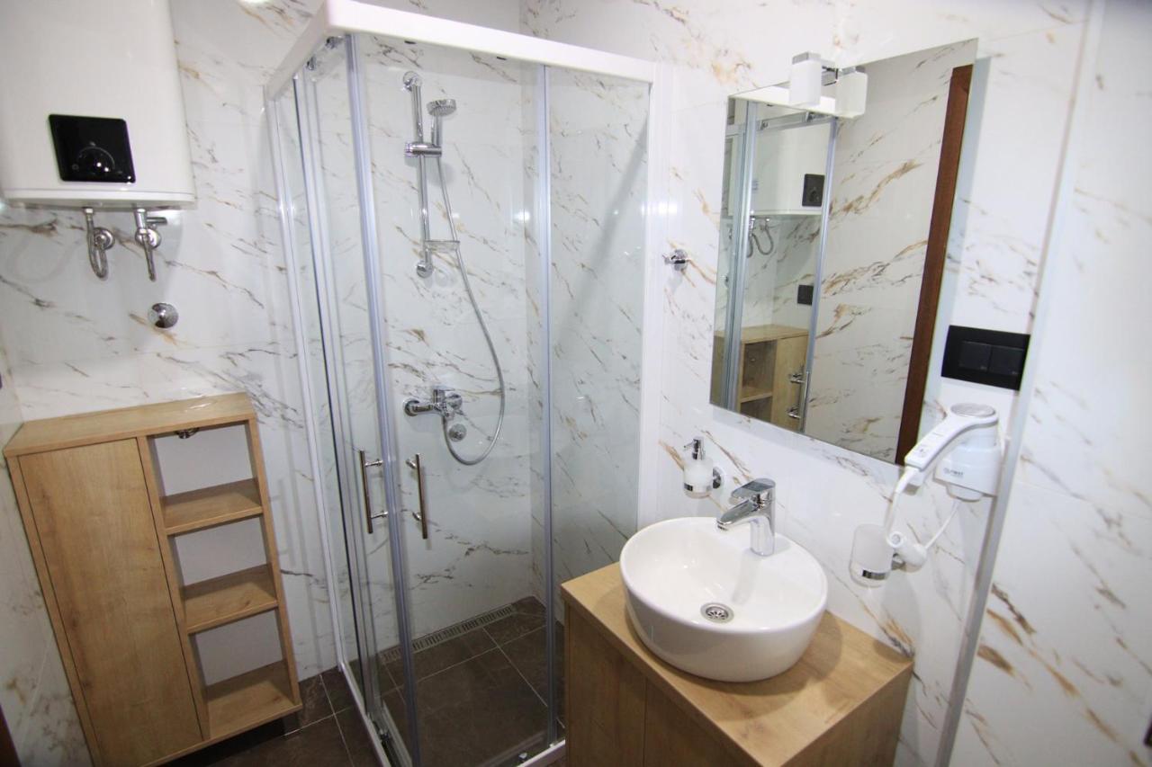 Apart Hotel Fantasia Cetinje Bagian luar foto