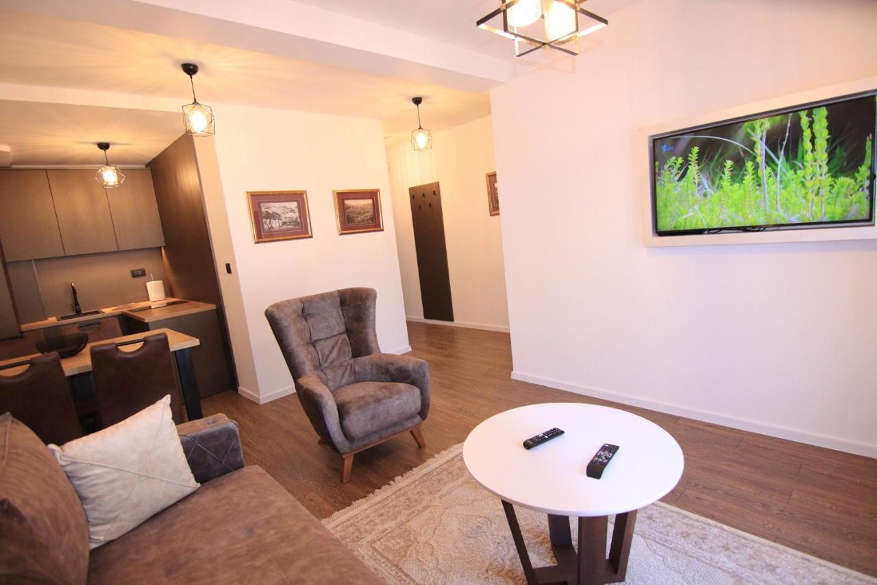 Apart Hotel Fantasia Cetinje Bagian luar foto