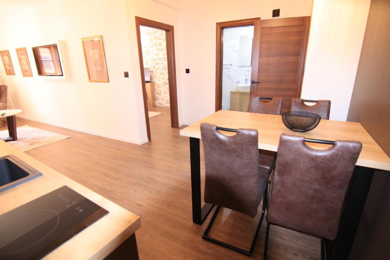 Apart Hotel Fantasia Cetinje Bagian luar foto
