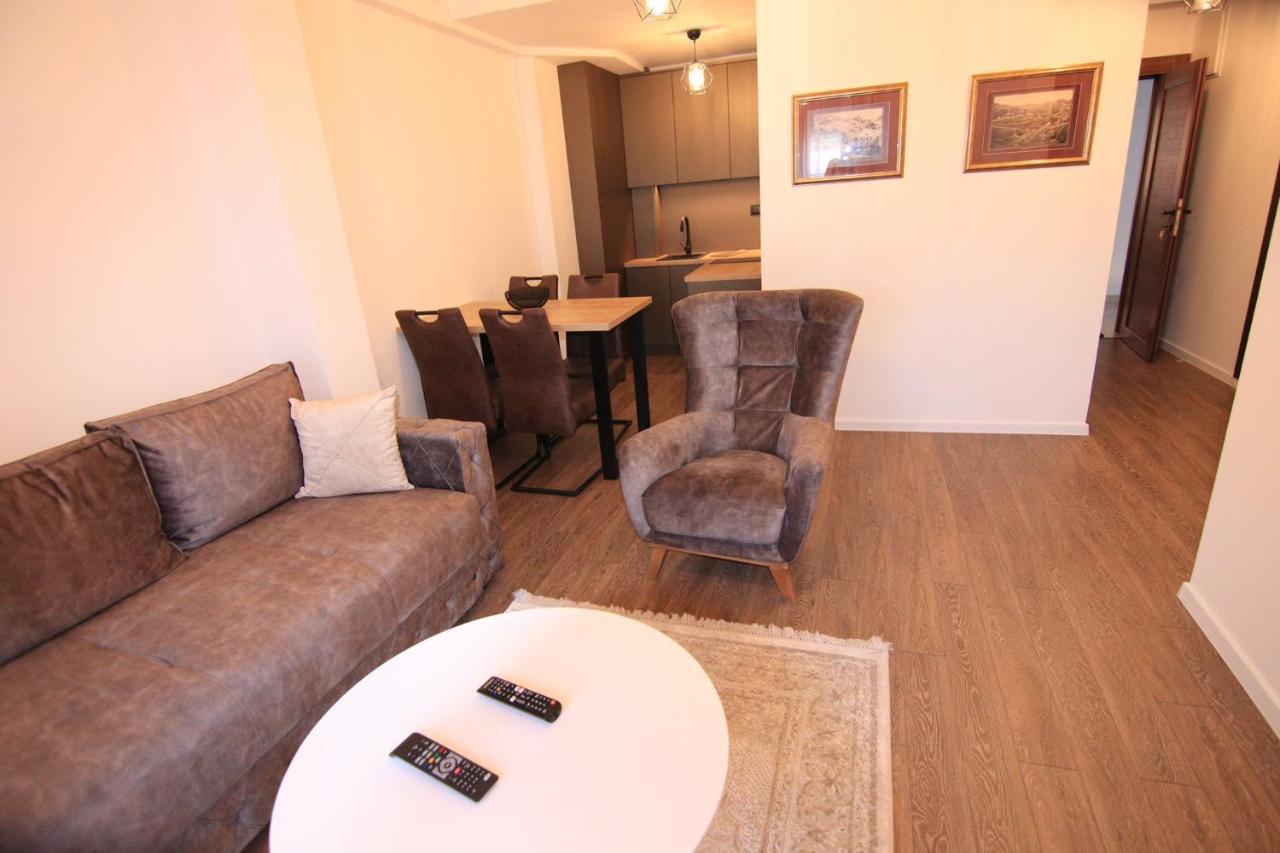Apart Hotel Fantasia Cetinje Bagian luar foto