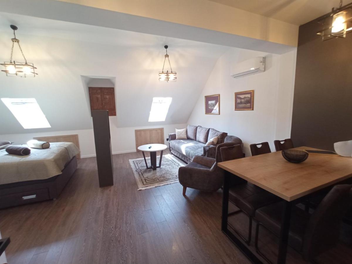 Apart Hotel Fantasia Cetinje Bagian luar foto