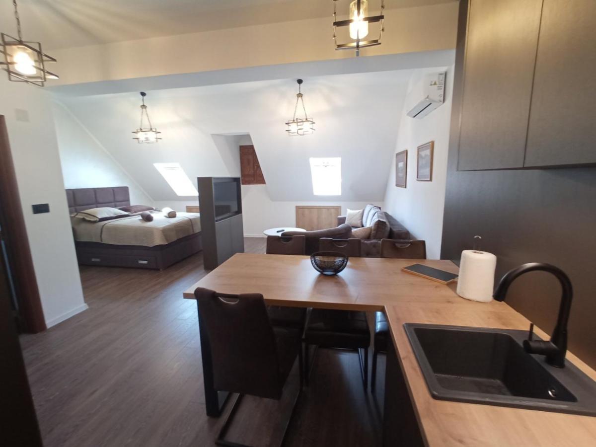 Apart Hotel Fantasia Cetinje Bagian luar foto